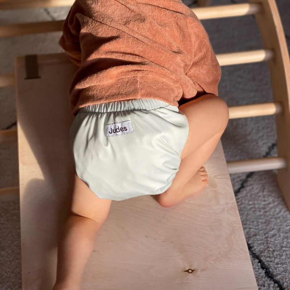 Judes Baby süß Stoffwindel klettern zuhause