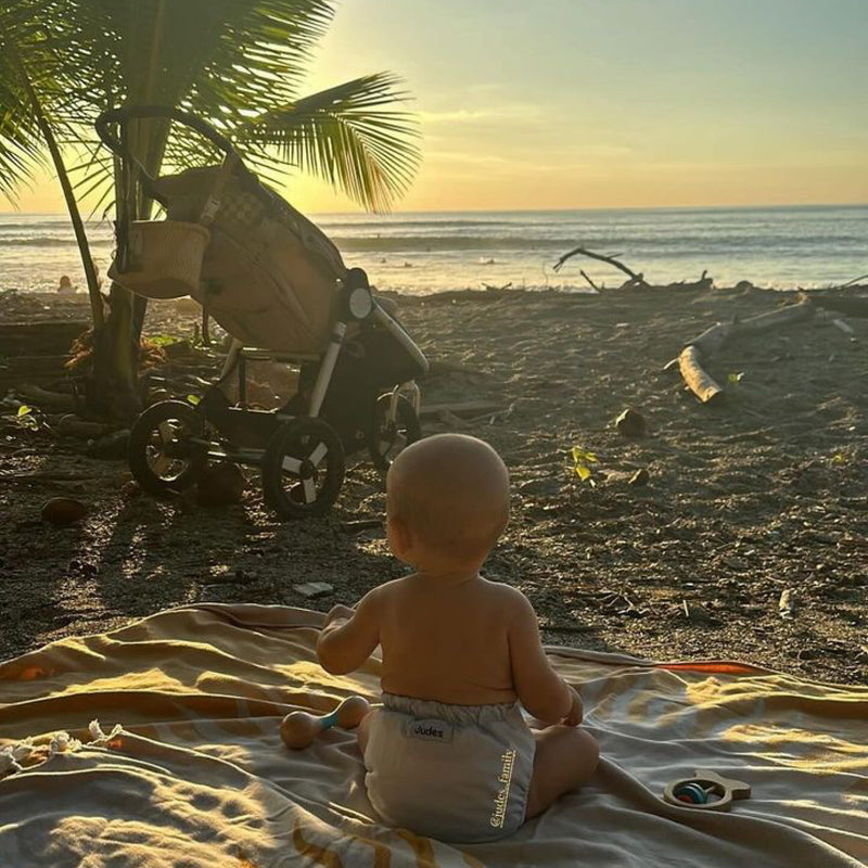 Judes Baby Strand Sonnenuntergang neugeborenes schläft nachts nicht