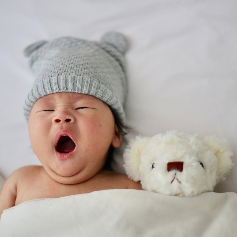 Die Windel ist voll und dein Baby schläft? – Darauf kommt es beim nächtlichen Wickeln an