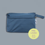 Kleine Wickeltasche pre-loved in Aubergine von Judes

Small wetbag pre-loved in Aubergine from Judes
