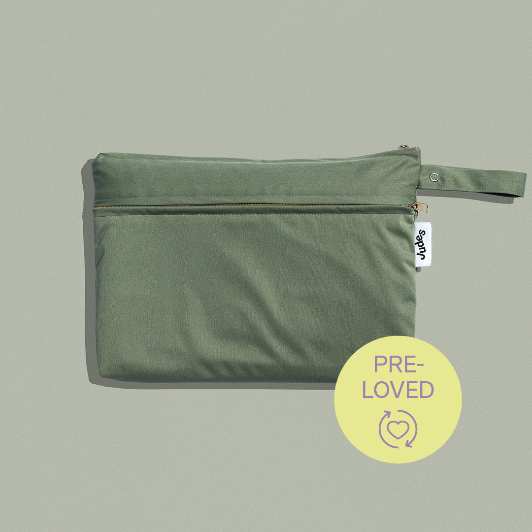Kleine Wickeltasche pre-loved in Kale von Judes

Small wetbag pre-loved in Kale from Judes